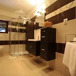 Kladska Apartment *