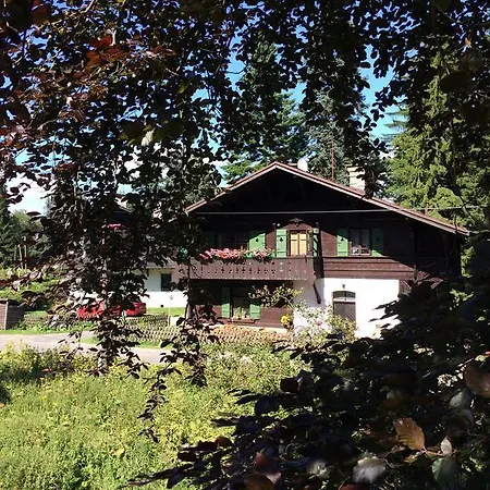 Kladska Apartment *